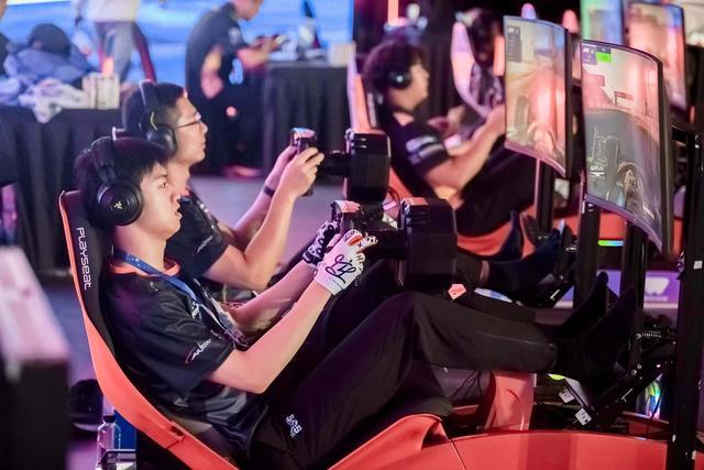 历经三天的, 观众带来沉, 贵阳大奖赛