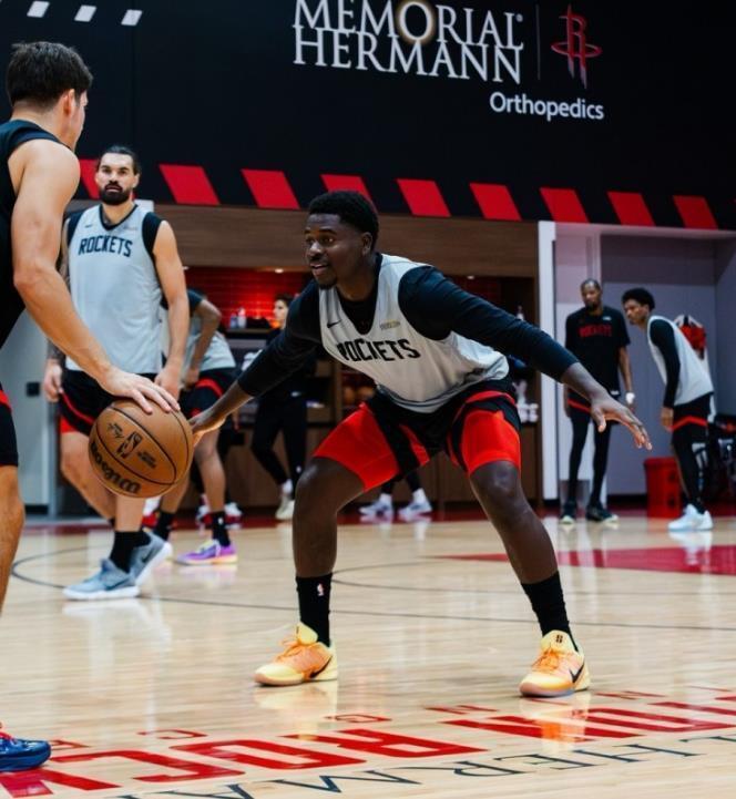 个阵容首发, 前一场比赛, 锋线则是小 个阵容首发, 前一场比赛, 锋线则是小