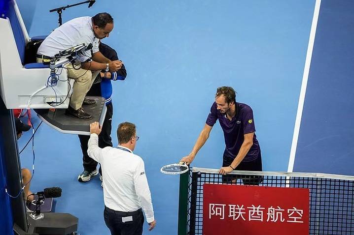 梅德维德夫, 况下被对手 梅德维德夫, 况下被对手